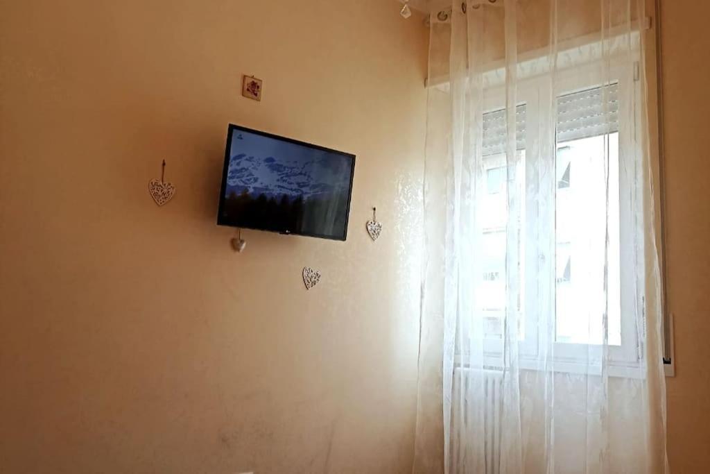 Apartment Cinecitta - 50 Meters From Subway Line A Rom